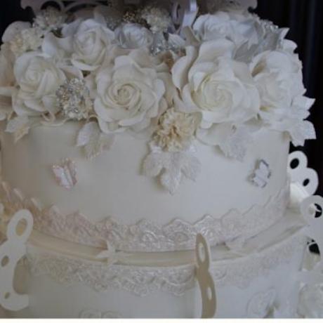 Cake decorated with this edible lace maker