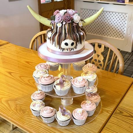 Highland Cow Wedding Cake