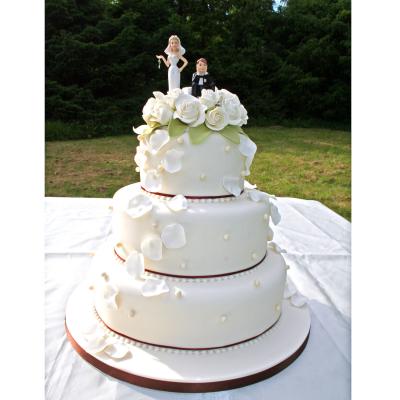 Ball and Chain Wedding Cake