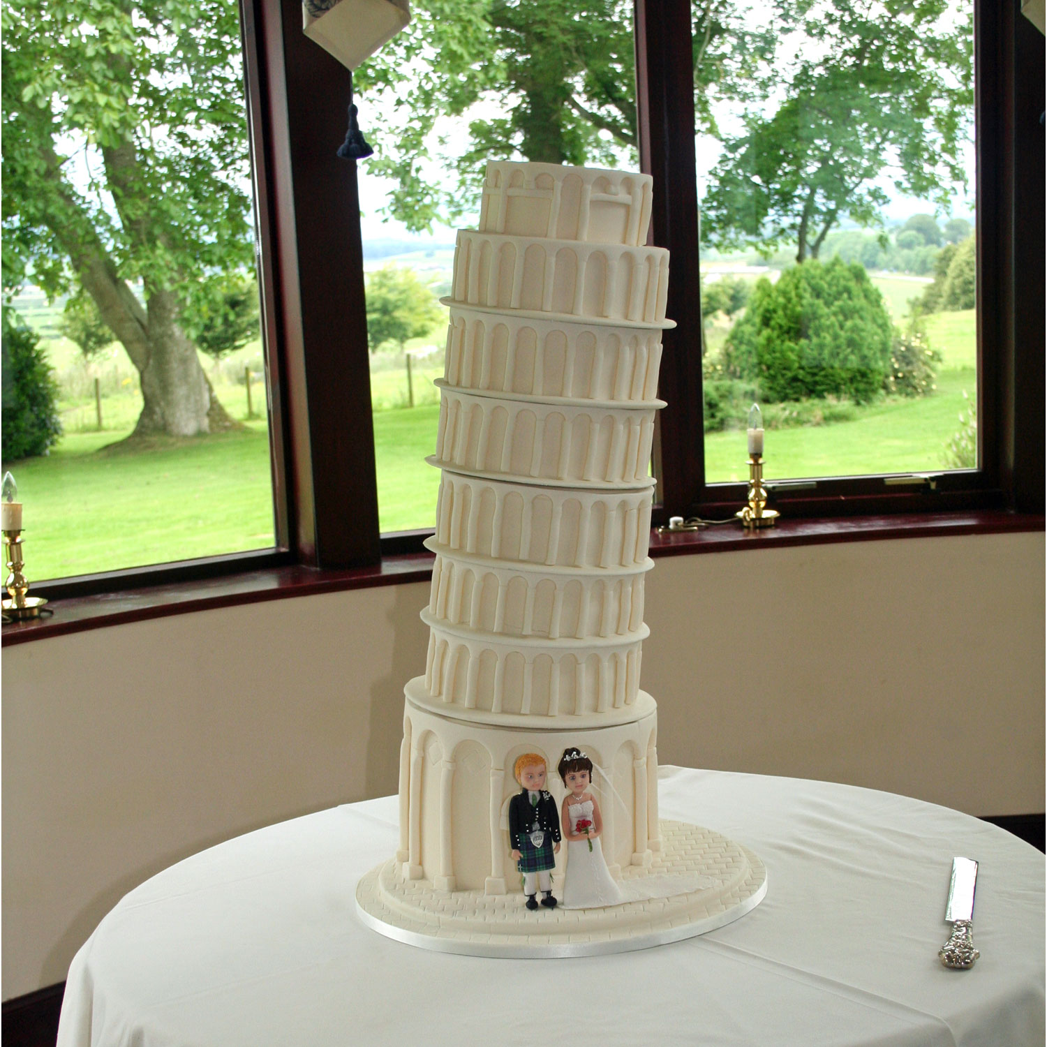 Leaning Tower of Pisa Wedding Cake